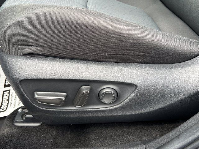 Used 2025 Toyota RAV4 XLE FWD image 32