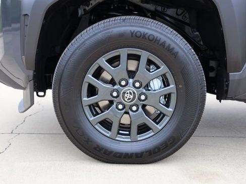 New 2026 Toyota 4Runner SR5 AWD/4WD image 9