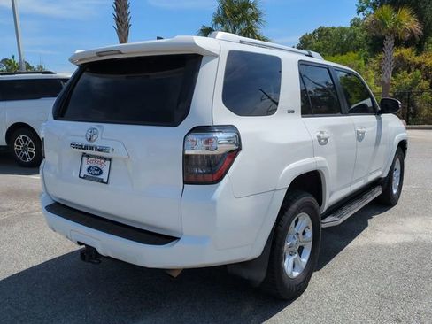 Used 2018 Toyota 4Runner SR5 Premium image 4