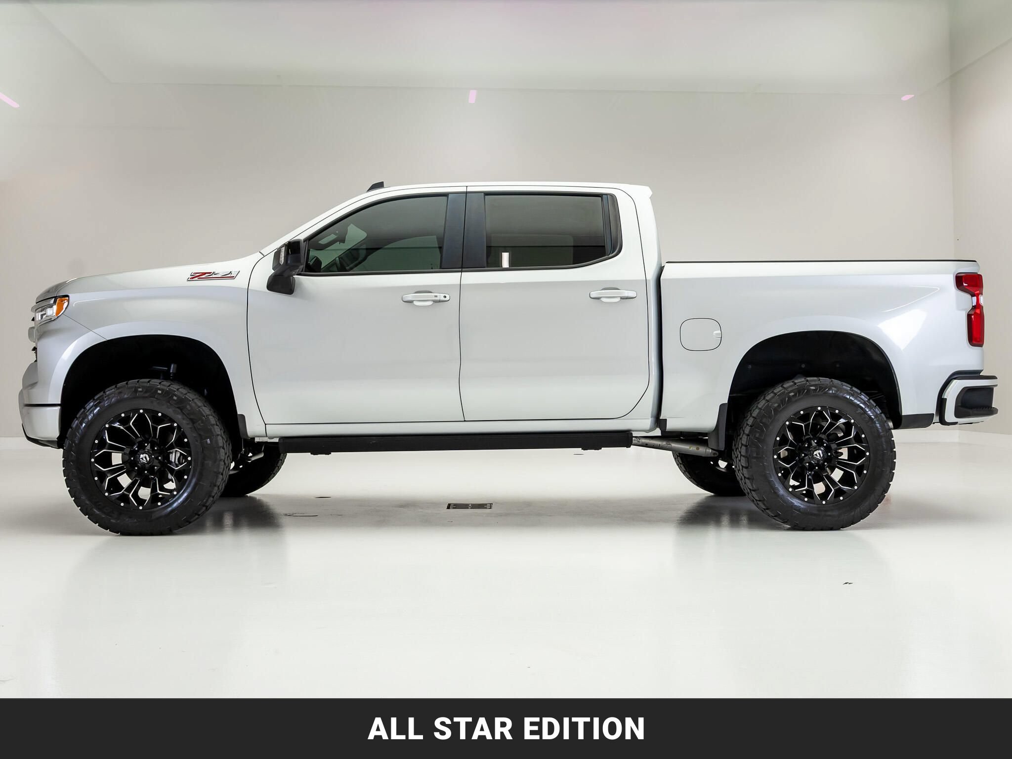 Used 2022 Chevrolet Silverado 1500 RST AWD/4WD image 5