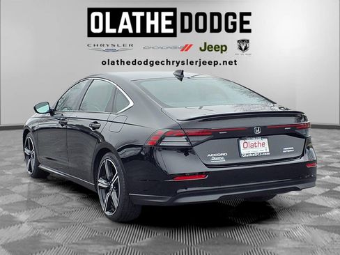 Used 2024 Honda Accord Sport image 3