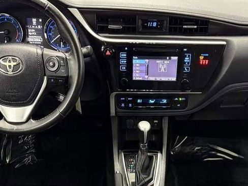 Used 2018 Toyota Corolla SE image 11