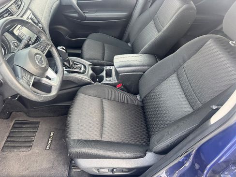 Used 2019 Nissan Rogue SV image 11