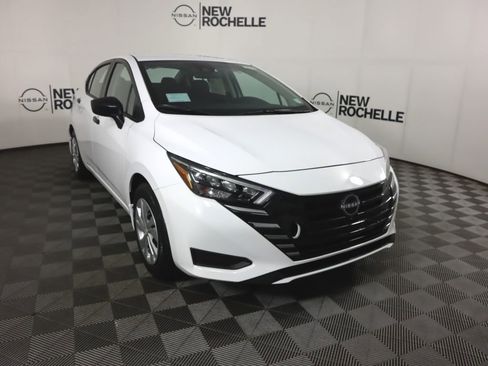 Certified 2025 Nissan Versa S w/ Trunk Package image 3