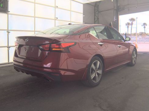Used 2019 Nissan Altima 2.5 SL FWD image 2