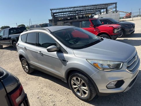 Used 2018 Ford Escape SE image 14