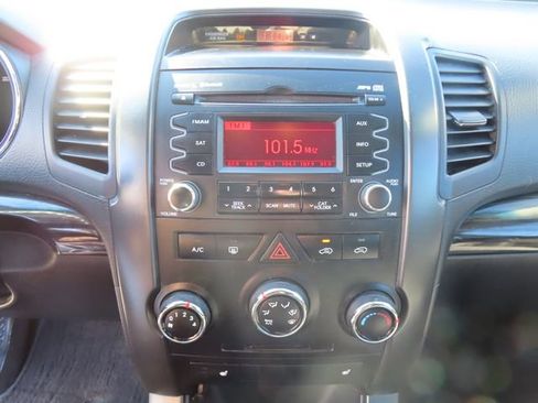 Used 2012 Kia Sorento LX AWD/4WD image 27