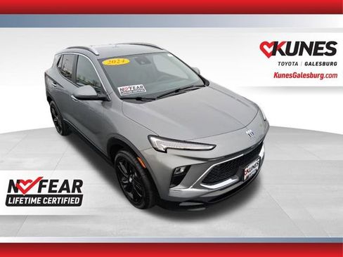 Used 2024 Buick Encore GX Sport Touring image 1