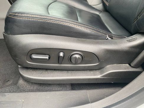 Used 2020 GMC Terrain SLE w/ Driver Convenience Package FWD image 16
