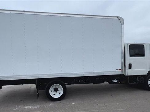 New 2024 Chevrolet Low Cab Forward image 9