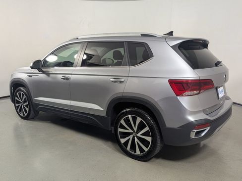 Used 2024 Volkswagen Taos SE FWD image 6