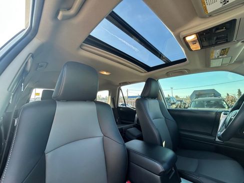 Used 2020 Toyota 4Runner SR5 Premium w/ Moonroof Package AWD/4WD image 27