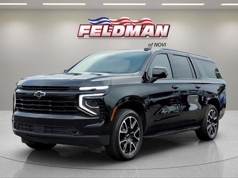 Used 2025 Chevrolet Suburban RST w/ Comfort Package AWD/4WD image 1