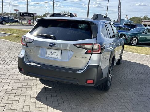 Used 2025 Subaru Outback Premium w/ Popular Package #1A image 6