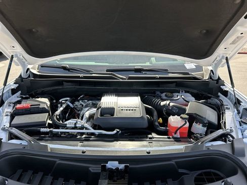 New 2026 GMC Yukon XL AT4 w/ AT4 Premium Plus Package AWD/4WD image 31