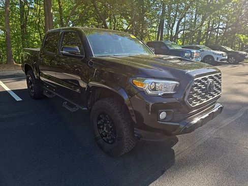 Used 2023 Toyota Tacoma TRD Sport w/ Technology Package image 10