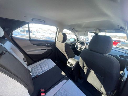 Used 2022 Chevrolet Equinox LS image 10