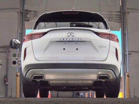 Certified 2023 INFINITI QX50 Luxe FWD image 10