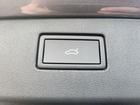 New 2026 Volkswagen Tiguan SE R-Line image 26