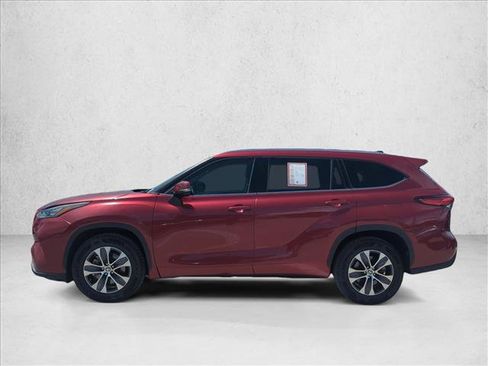 Certified 2020 Toyota Highlander XLE FWD image 8