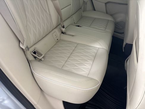 Used 2023 Buick Envision Avenir image 32