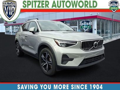 Used 2025 Volvo XC40 B5 Core
