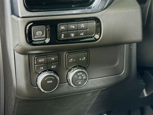 New 2026 GMC Yukon XL Elevation w/ LPO, Floor Liner Package AWD/4WD image 4