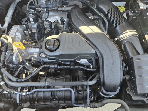 Used 2024 Volkswagen Taos S image 29