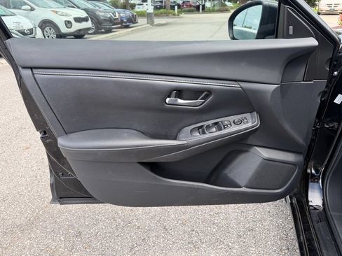 Used 2022 Nissan Sentra SV FWD image 6