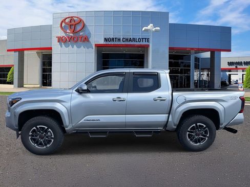 Used 2024 Toyota Tacoma TRD Sport image 7