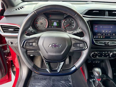 Used 2021 Chevrolet TrailBlazer RS w/ Sun and Liftgate Package FWD image 11