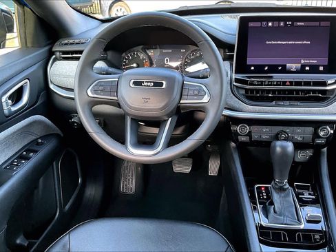 Used 2024 Jeep Compass Latitude image 10