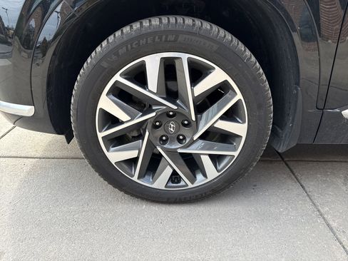 Used 2023 Hyundai Santa Fe Calligraphy image 10