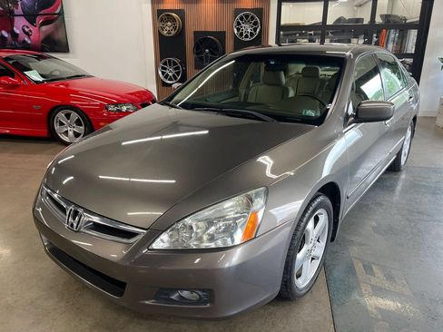 Used 2006 Honda Accord EX-L image 2