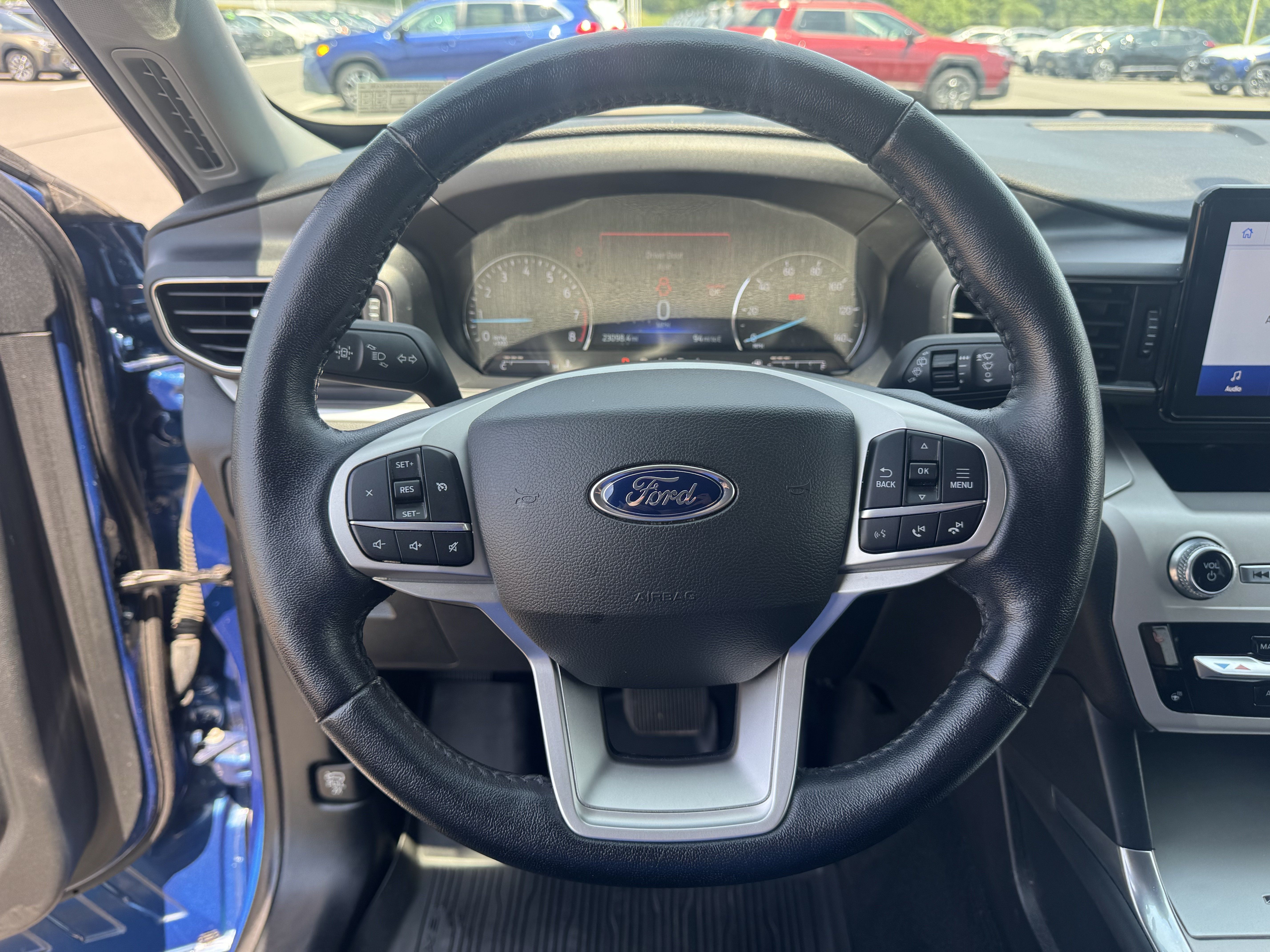 Used 2022 Ford Explorer XLT w/ Equipment Group 202A AWD/4WD image 18