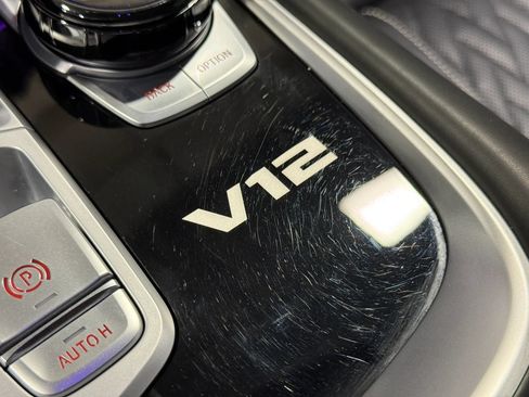 Used 2022 BMW M760i xDrive w/ Luxury Rear Seating Package AWD/4WD image 47