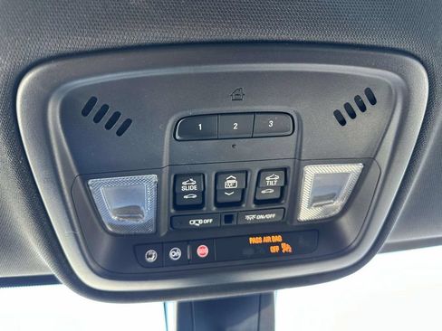 Used 2023 Chevrolet Traverse High Country AWD/4WD image 29
