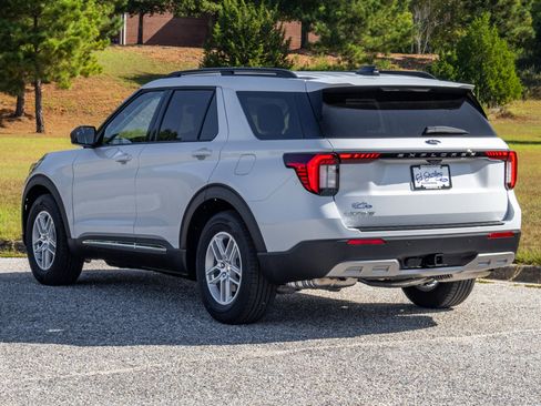 New 2025 Ford Explorer Active w/ Active Comfort Package image 4