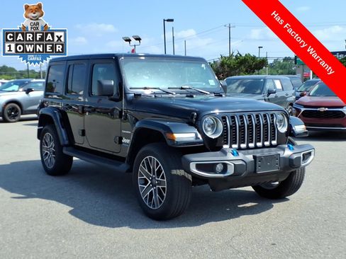 Used 2023 Jeep Wrangler Unlimited Sahara w/ Cold Weather Group AWD/4WD image 7
