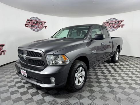 Used 2018 RAM 1500 Express AWD/4WD image 3