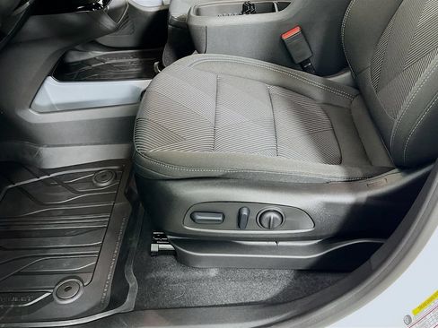 New 2027 Chevrolet Bolt LT w/ Comfort Package FWD image 19