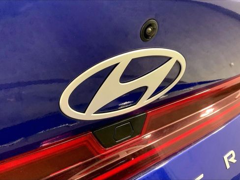 Used 2025 Hyundai Elantra SEL image 30