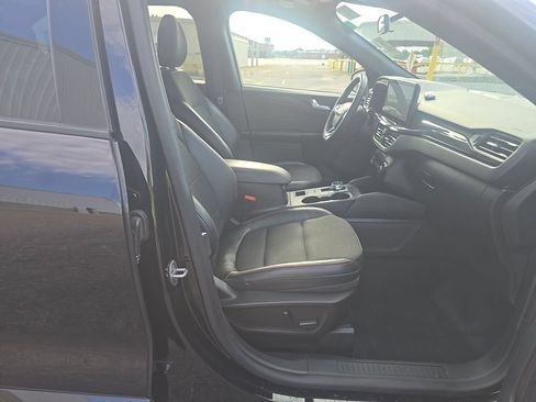Used 2023 Ford Escape ST-Line Select w/ Tech Pack #2 AWD/4WD image 4