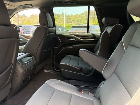 Certified 2023 Cadillac Escalade Premium Luxury AWD/4WD image 4