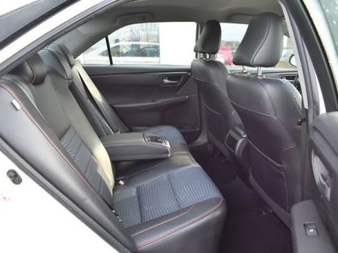 Used 2015 Toyota Camry SE image 33