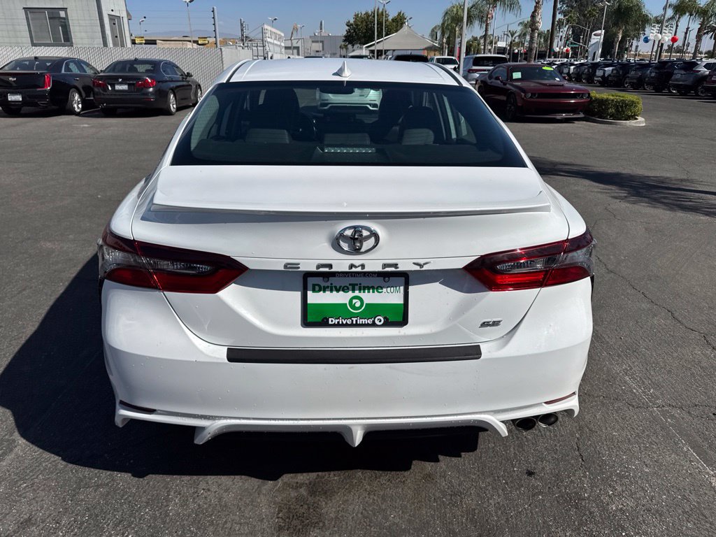 Used 2024 Toyota Camry SE w/ Cold Weather Package FWD image 3