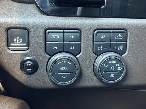 Used 2023 Chevrolet Silverado 1500 LTZ AWD/4WD image 20