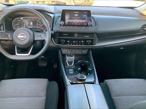 Used 2023 Nissan Rogue SV image 16