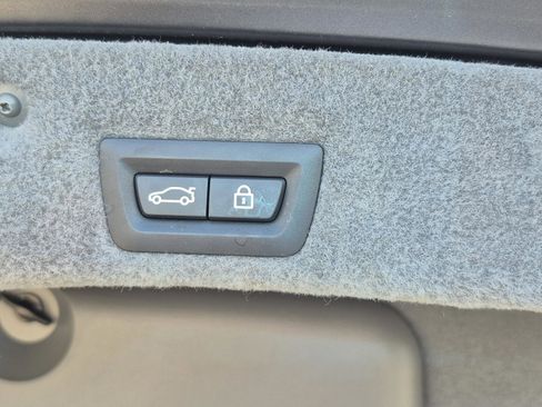 Used 2011 BMW 740i RWD image 10