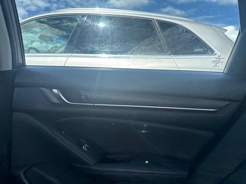 Used 2018 Honda Accord Touring image 18